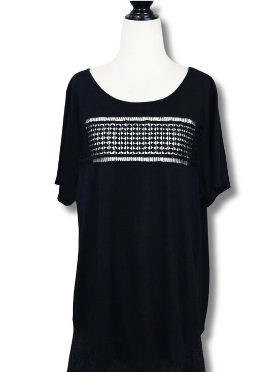 Penningtons Tops - PENNINGTON'S Plus size black t-shirt w/ geometric crochet lace bust XL 1X XXL 2X